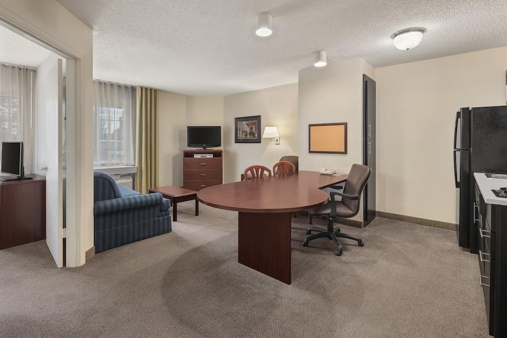 Candlewood Suites Raleigh Crabtree By Ihg Exterior photo