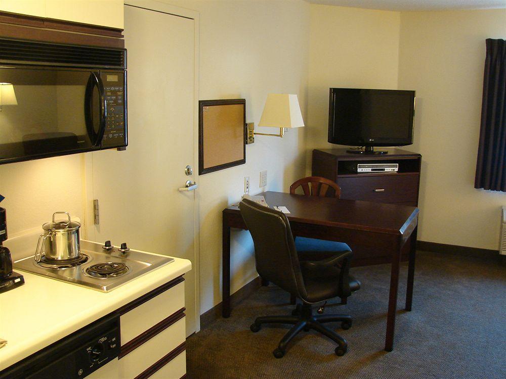 Candlewood Suites Raleigh Crabtree By Ihg Exterior photo