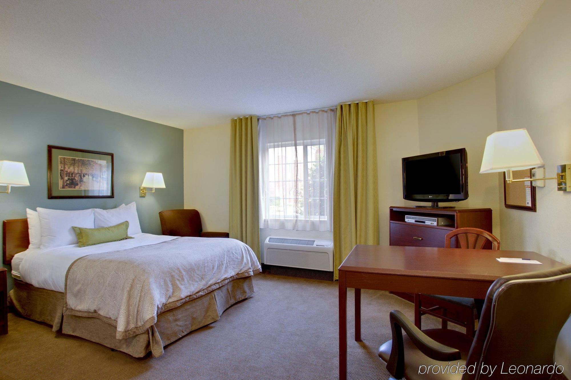 Candlewood Suites Raleigh Crabtree By Ihg Exterior photo