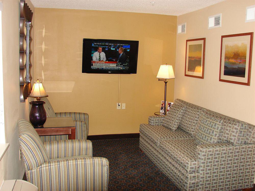 Candlewood Suites Raleigh Crabtree By Ihg Exterior photo