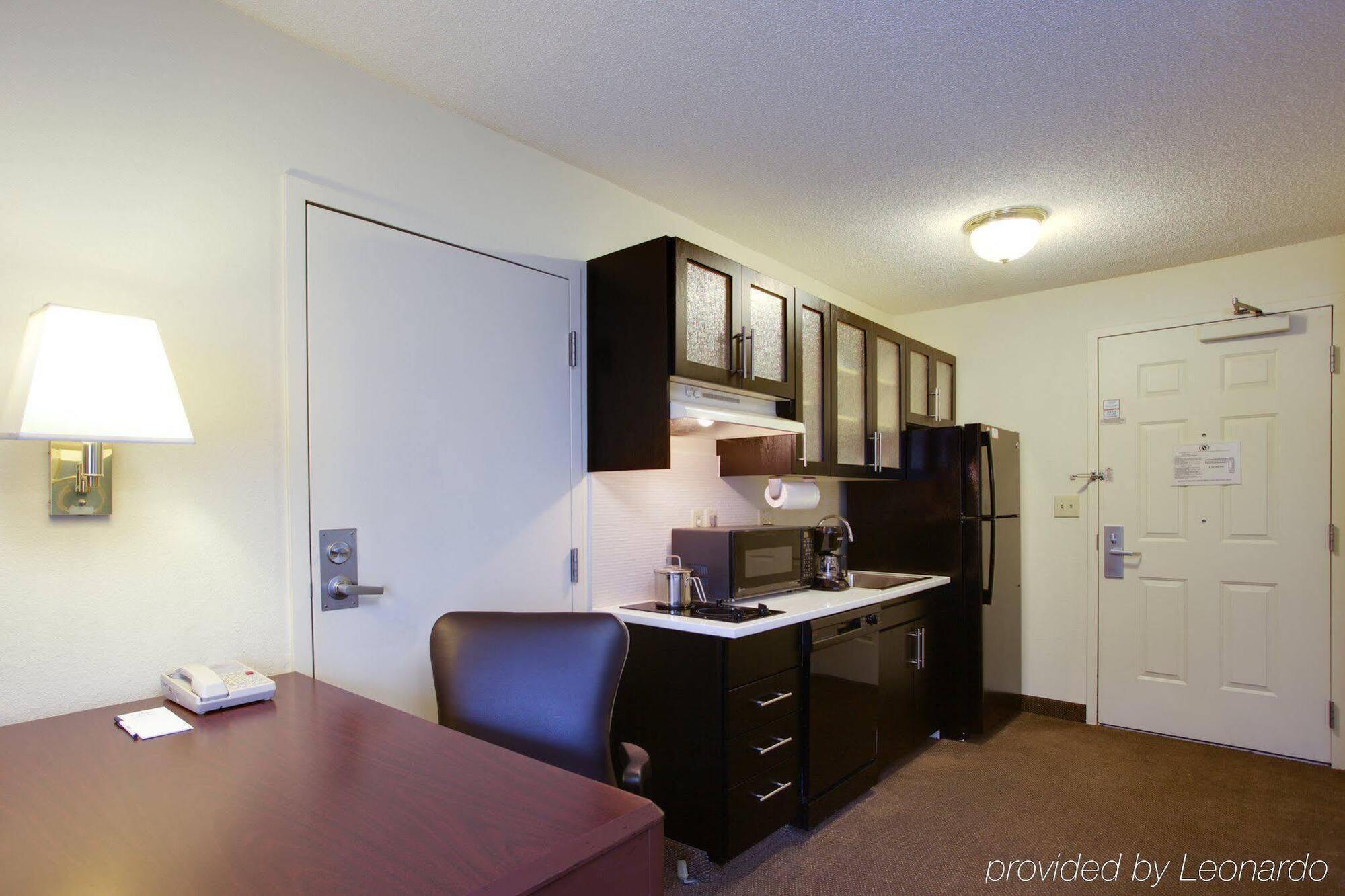 Candlewood Suites Raleigh Crabtree By Ihg Exterior photo