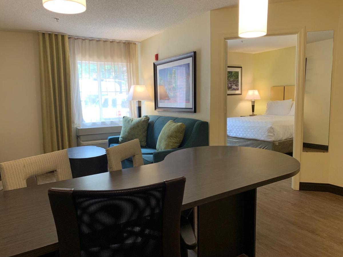 Candlewood Suites Raleigh Crabtree By Ihg Exterior photo